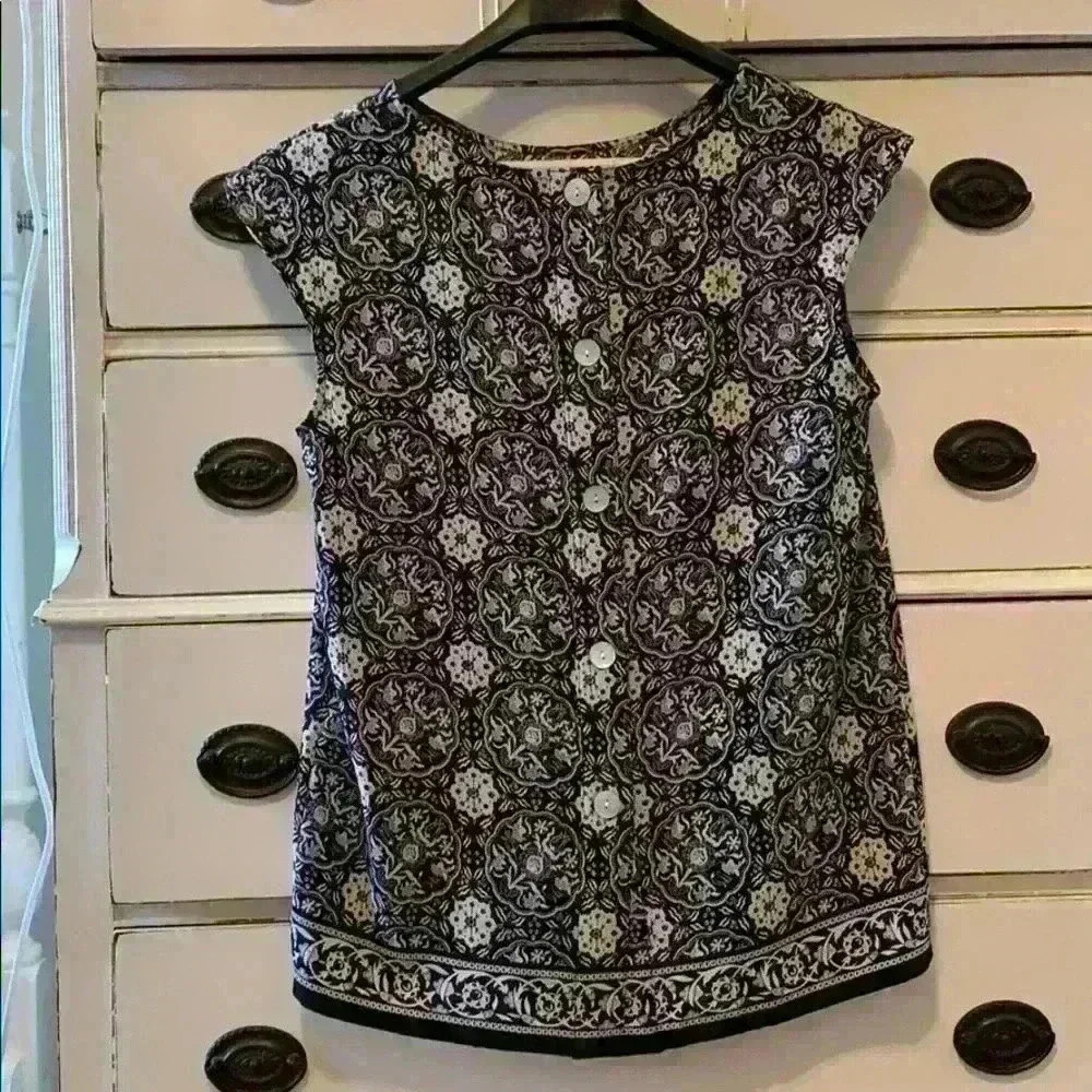 Max Studio Button Back Blouse - Picture 3 of 8